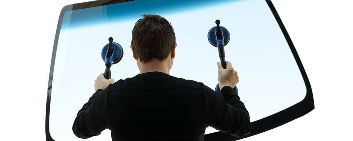 Auto Repairs Winnipeg auto glass replacement